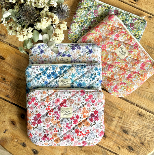 Pochette plate matelassée fleurie